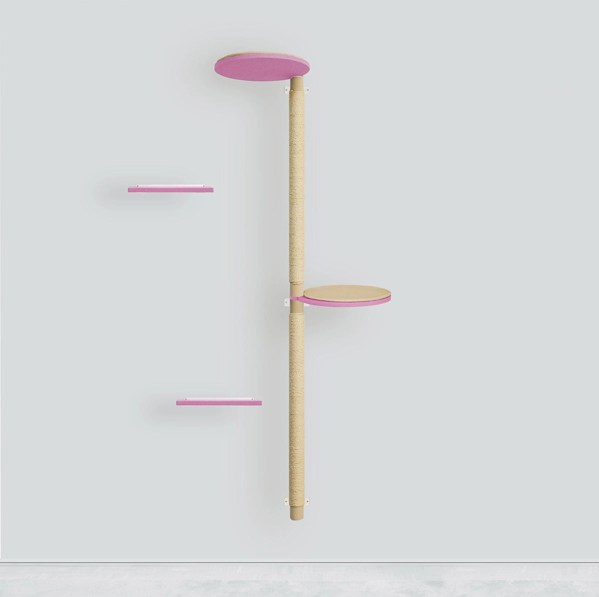 Kissan kiipeilypuu, jossa on vaaleanpunaiset lepo- ja askelmatasot