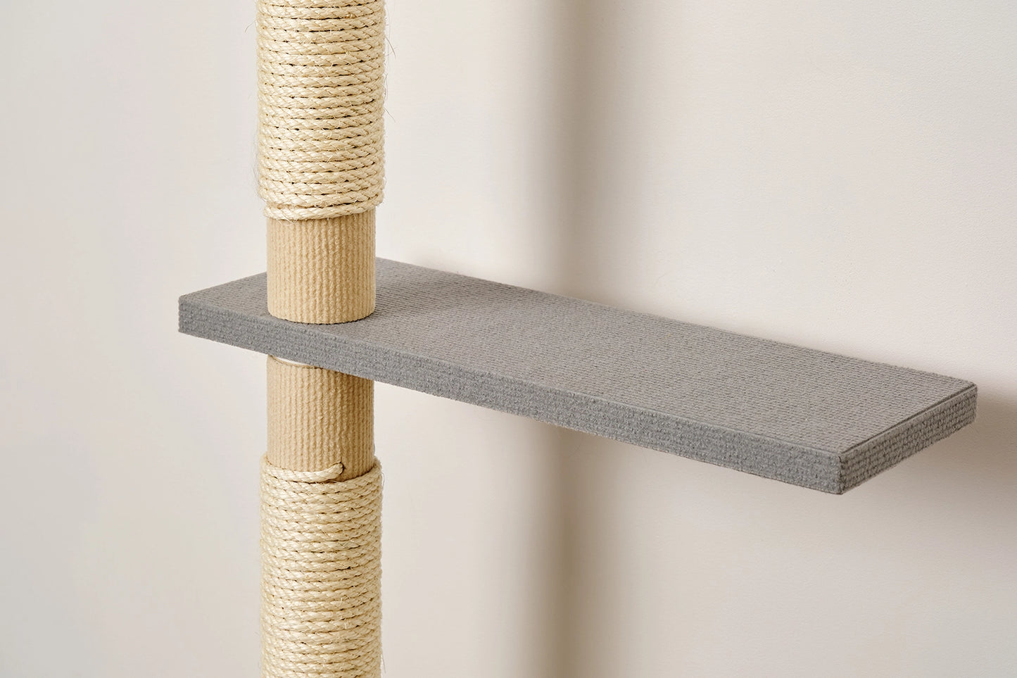 Askelmataso värissä harmaa