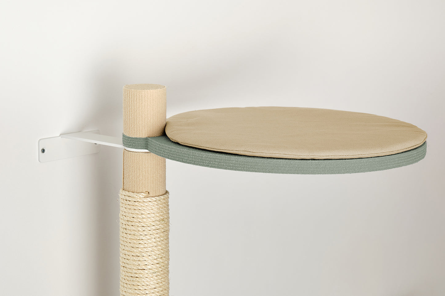 Ylätaso kissan kiipeilypuuhun. Tyylikäs kissan lepotaso