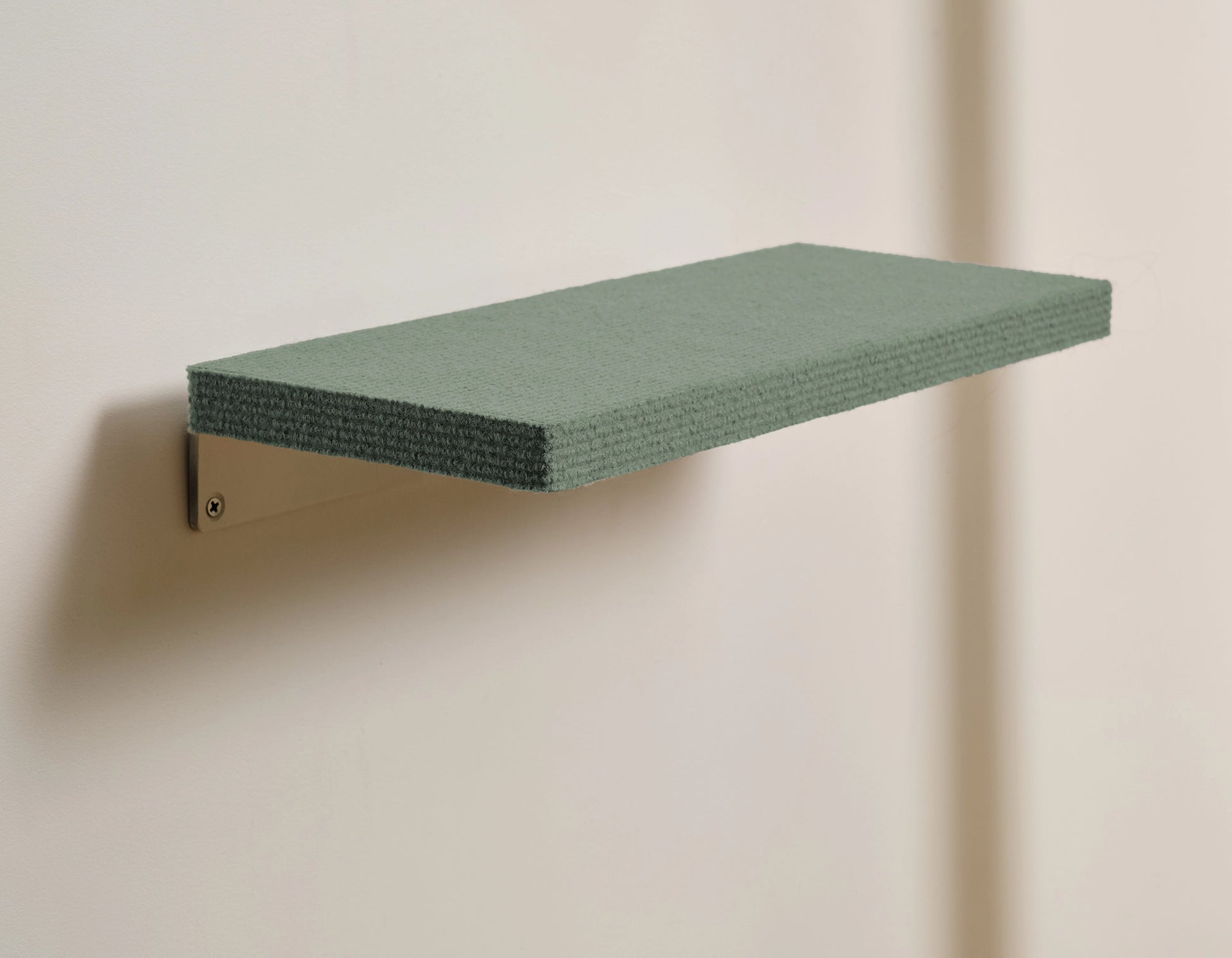 Kissan tyylikäs raapimispuu. Kestävät kiipeilypuut raapima.fi